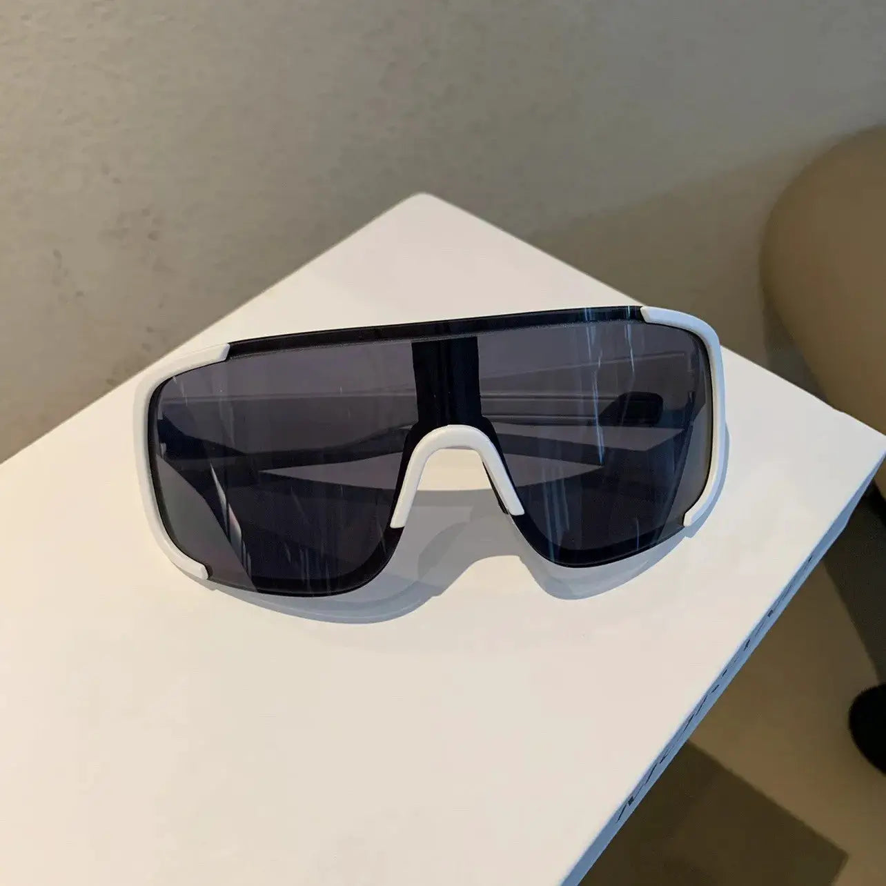 Y2K Style Cycling Sunglasses Windproof Unisex Road Riding Sports Glasses With Retro Reflective Lenses
