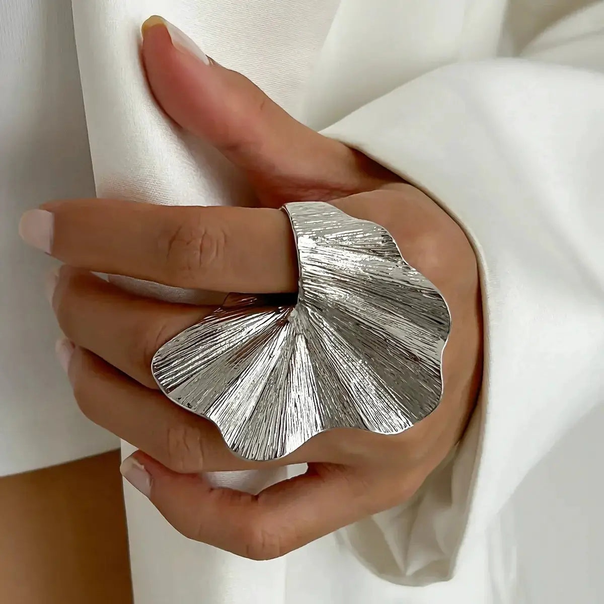 Ginkgo Leaf Ring Unisex Metal Pleated Design For Women And Men Fashion Party Jewelry