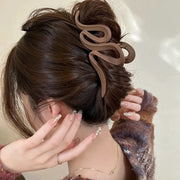 LuminaHair Matte Wave 13cm Acrylic Hair Claw Clip Durable Hold For Women And Girls In Four Colors