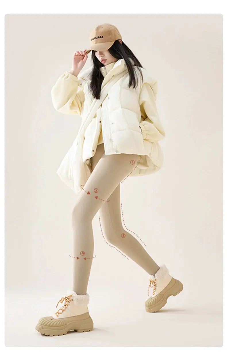 Simples Market BIVIGAOS high-waist fleece sharkskin leggings in beige; model wearing Balenciaga cap and a puffer jacket