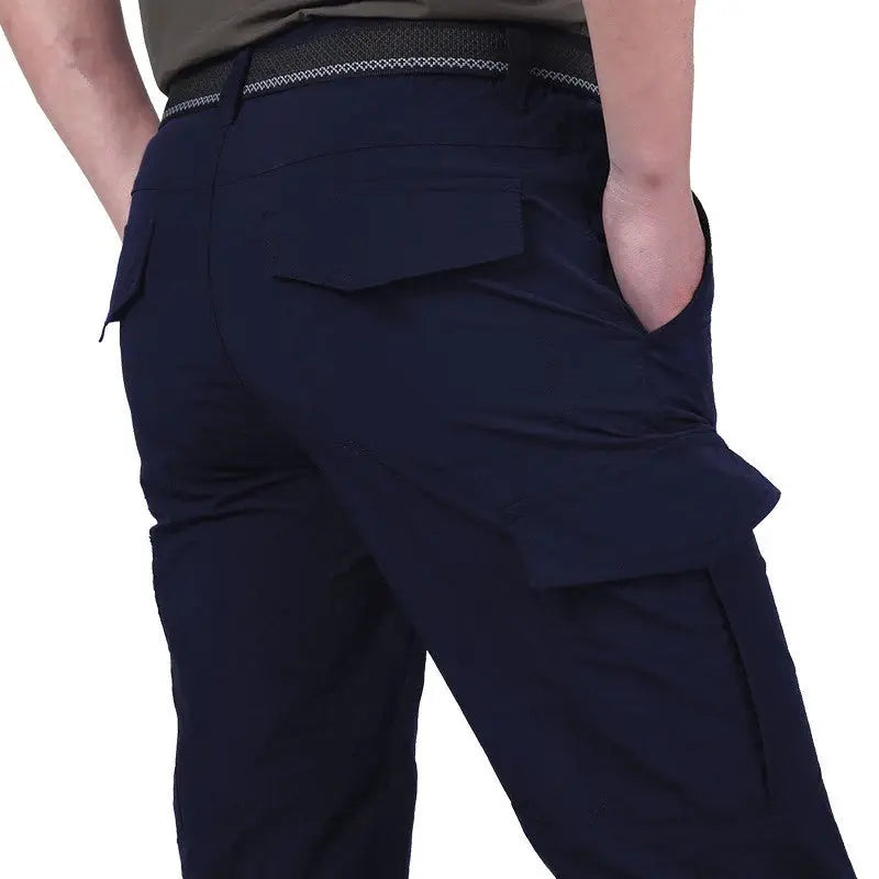 Men's navy cargo pants with back flap pockets and side cargo pockets, Simples Market