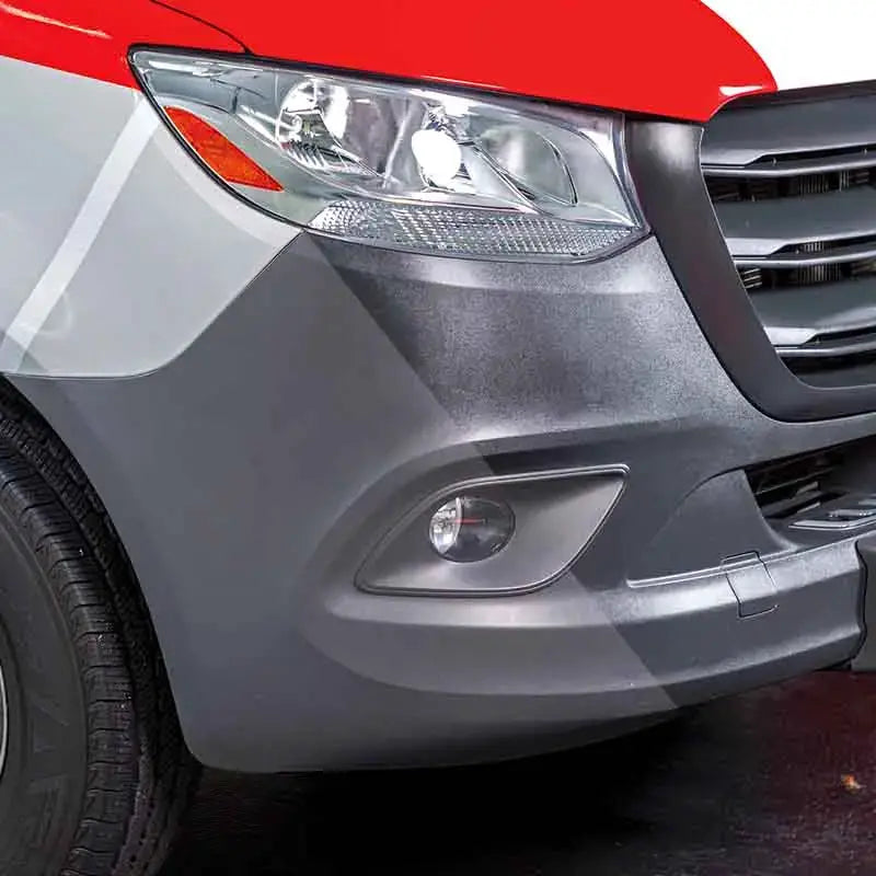 Hydroshine ceramic trim restorer gel by Simples Market, front view of a red and gray vehicle with headlight.