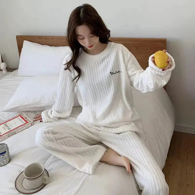 VelvetEase Winter Womens Pajamas Homewear Set Padded Coral Velvet For Extra Warmth