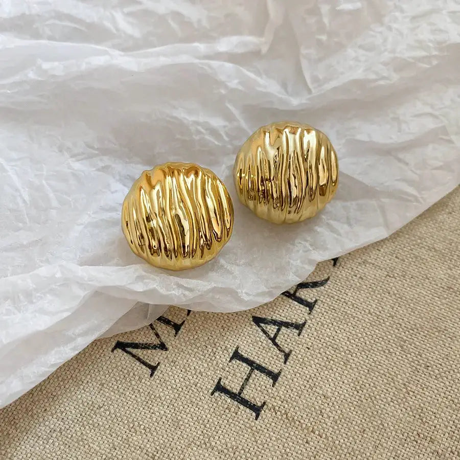 Gold-tone irregular pleated oval acrylic stud earrings, set of 2