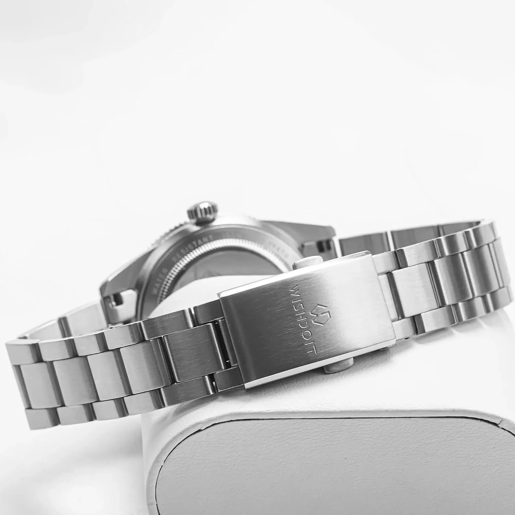 WISHDOIT men's automatic dive watch with stainless steel bracelet; crown and case back visible.