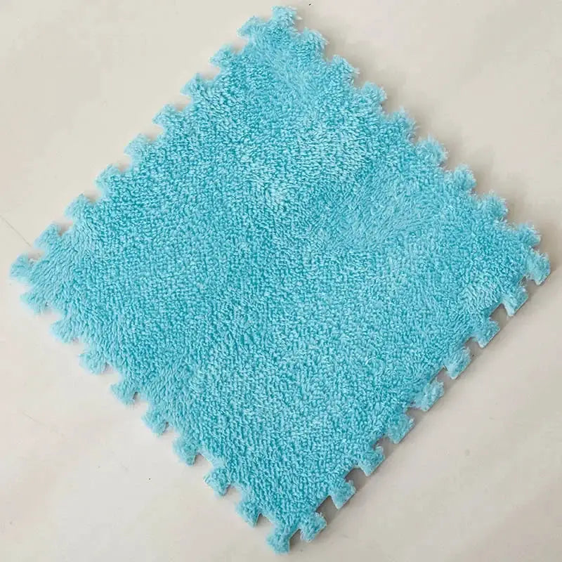 Blue plush interlocking foam floor tiles, 30x30 cm, 10-piece playmat by Simples Market