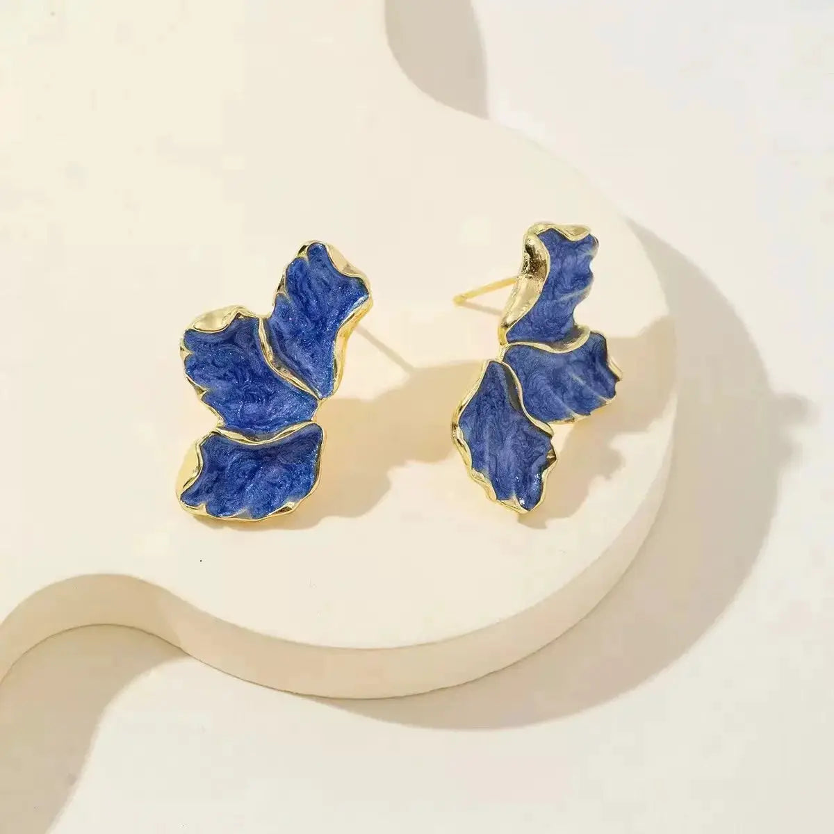 Gold Plated Irregular Back Earrings With Cream Flower Detail Heavy Design Fashion Jewelry Ideal Family Gift