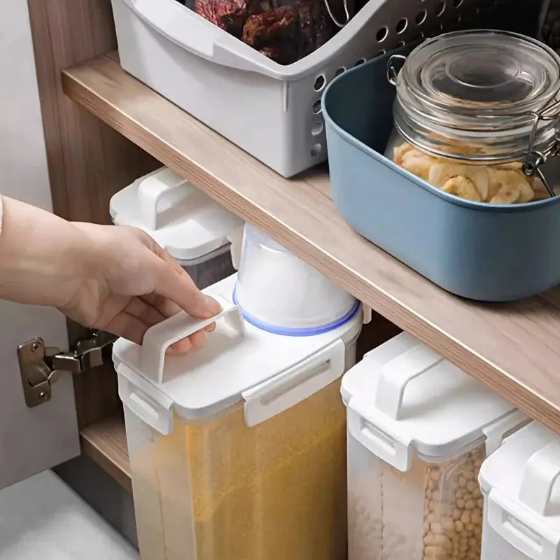2.5L Sealed Food Storage Container With Airtight Lid For Grains Flour Rice Kitchen Pantry Organization