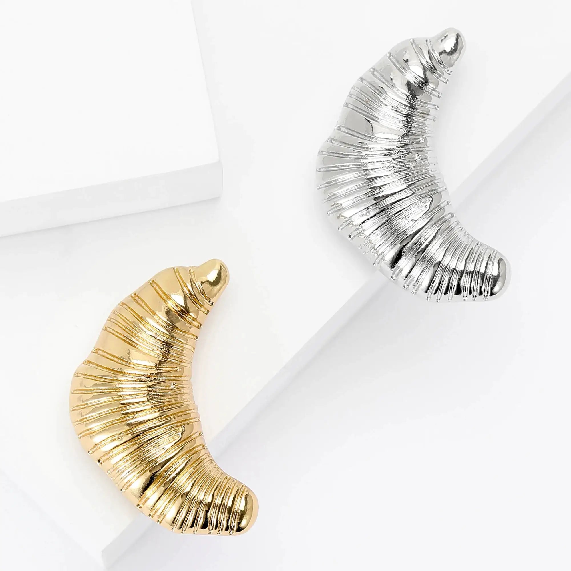 Enamel Croissant Brooches For Women And Men Unisex Animal Motifs Pins Zinc Alloy Jewelry Accessories Lapel Backpack