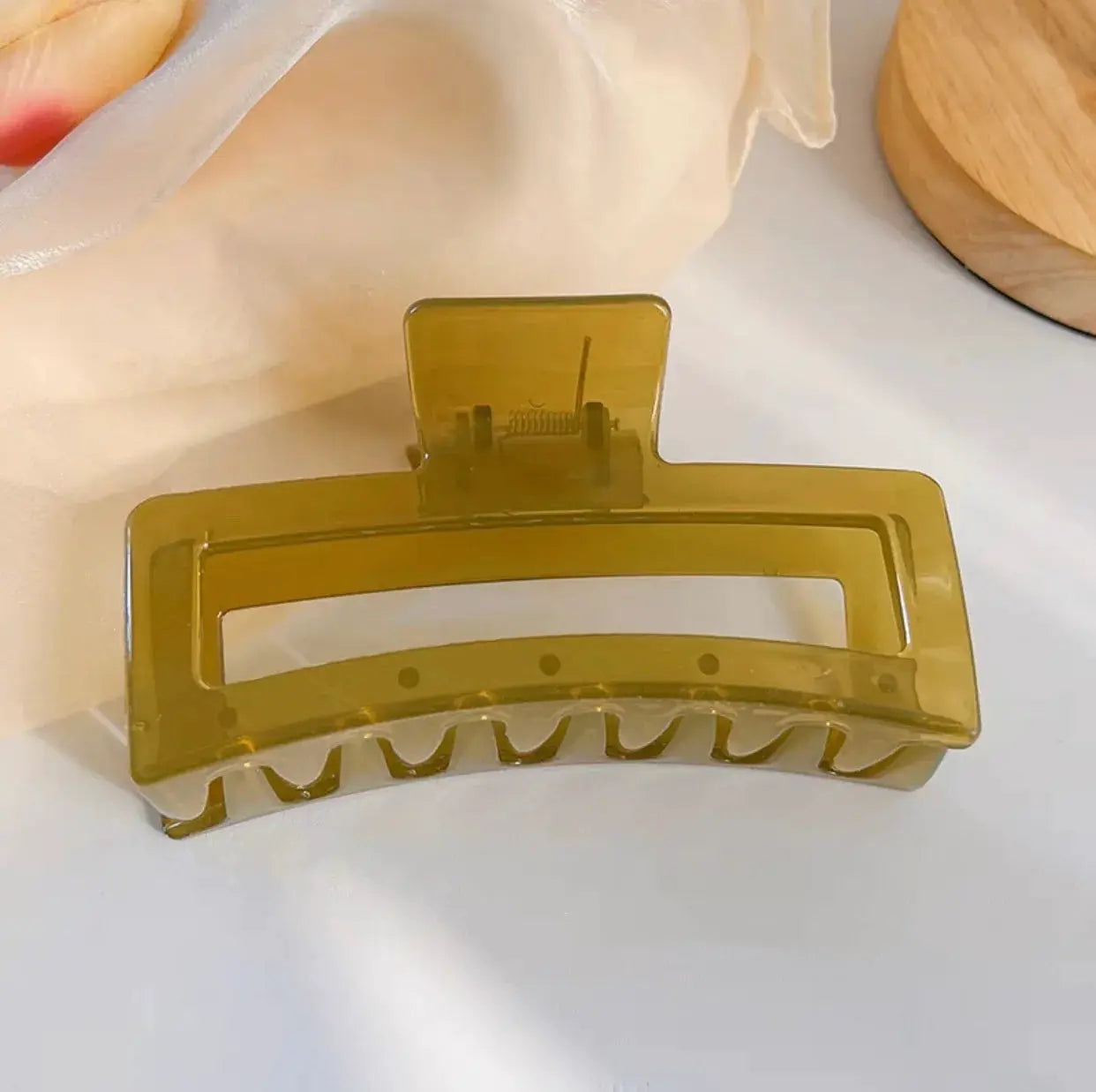 Korean Large Solid Hair Claw Clip Elegant Barrette With Geometric Romantic Design For Women Secure All Hair Types