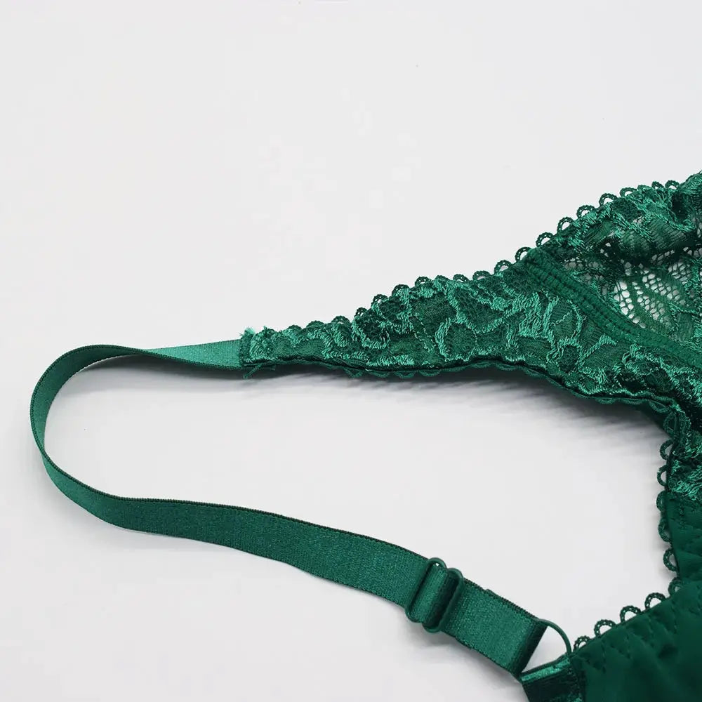 Plus-size green lace underwire bra with adjustable strap and lace detailing