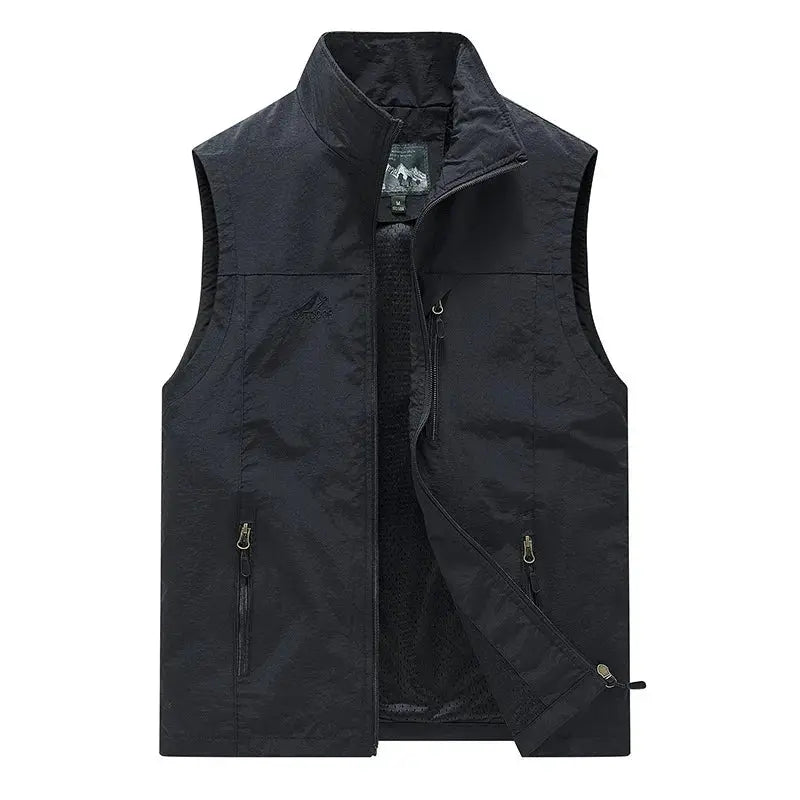 Men's black sleeveless waistcoat vest by Simples Market with front zipper, mesh lining, and zip pockets