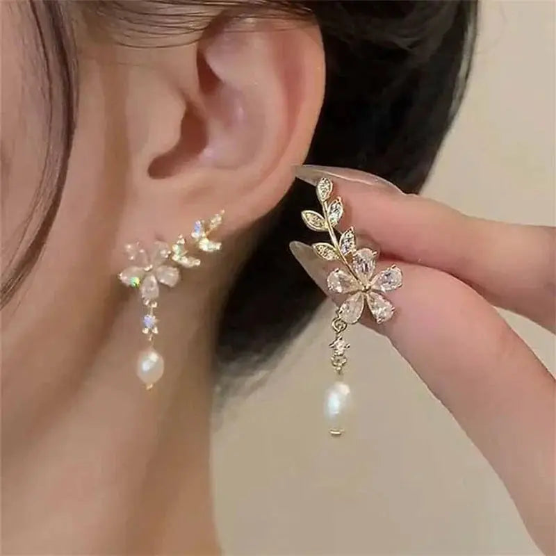 Exquisite Leaves Crystal Flower Stud Earrings For Women AAA Zircon Rose Butterfly Tassel Bridal Wedding Party Jewelry