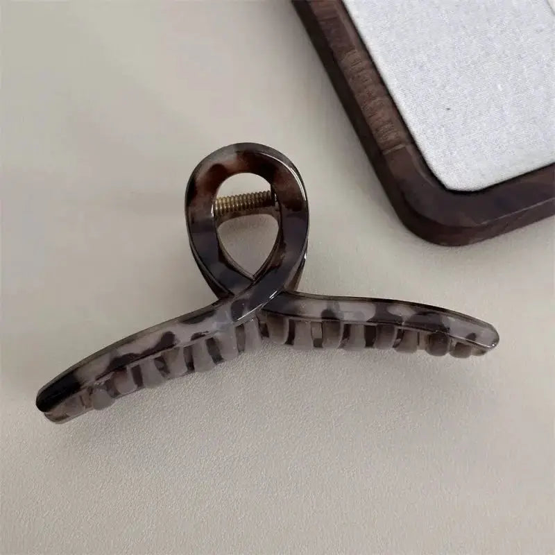 Leopard Print Retro Large Hair Clip With Durable Hold For Women High Grade Fashion Accessory