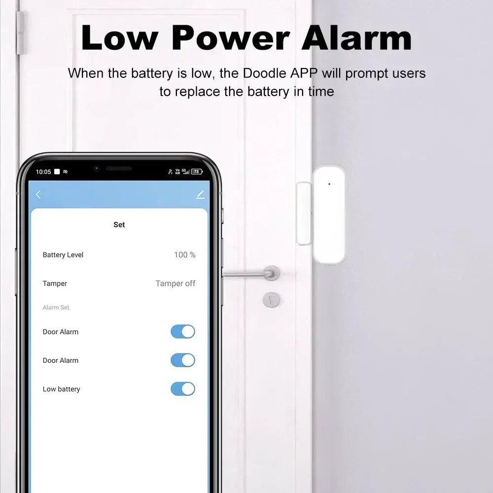 Door sensor (Zigbee) by Simples Market in white, shown with Tuya Smart Life app on smartphone