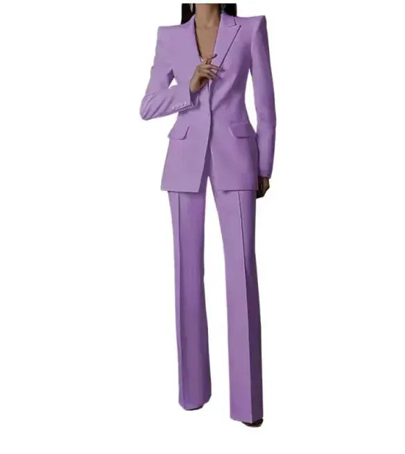 Women's lilac two-piece pantsuit with long sleeves, single-button blazer and matching trousers, party-ready