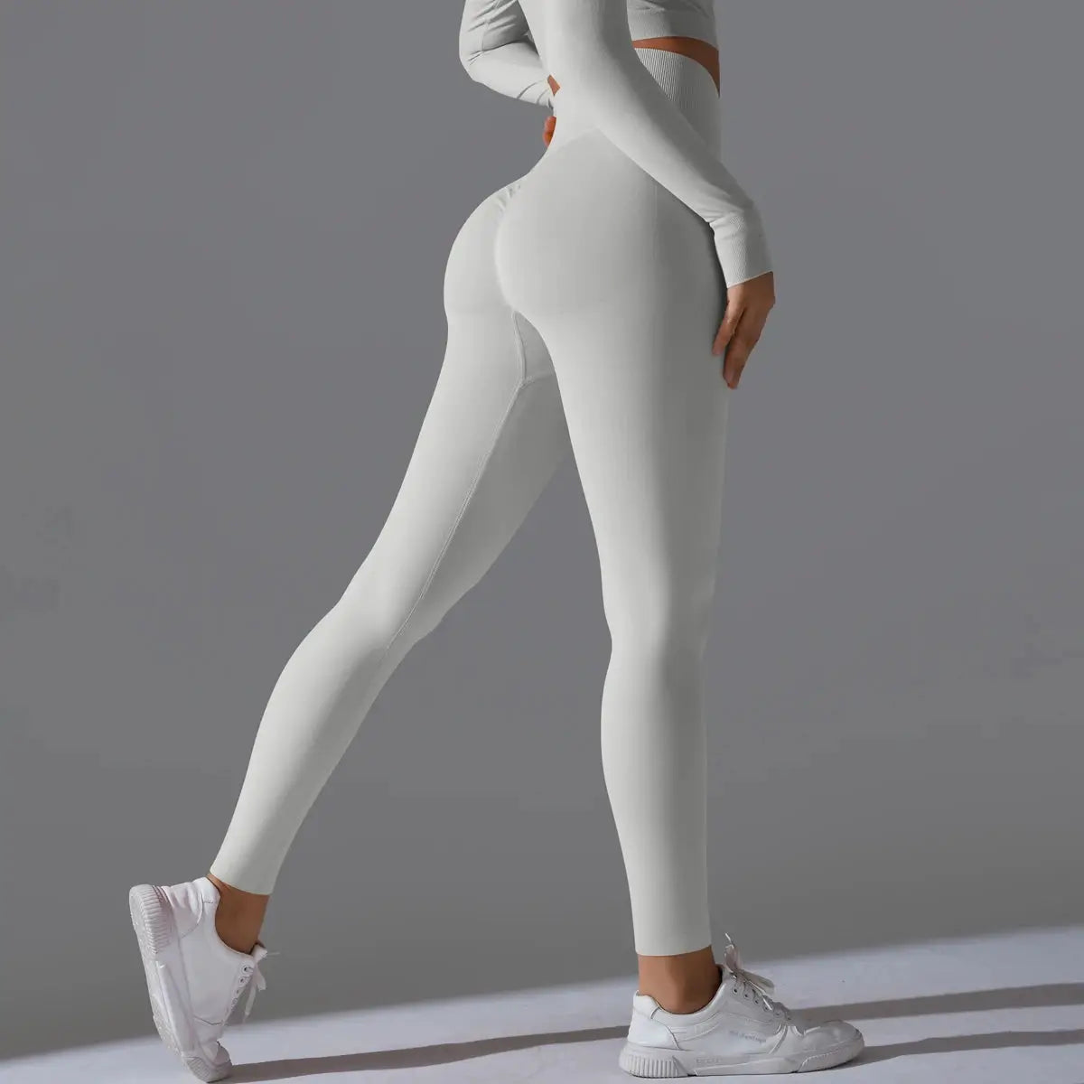 Simples Market women's seamless yoga leggings, white high-waist tummy control with scrunch butt lift.