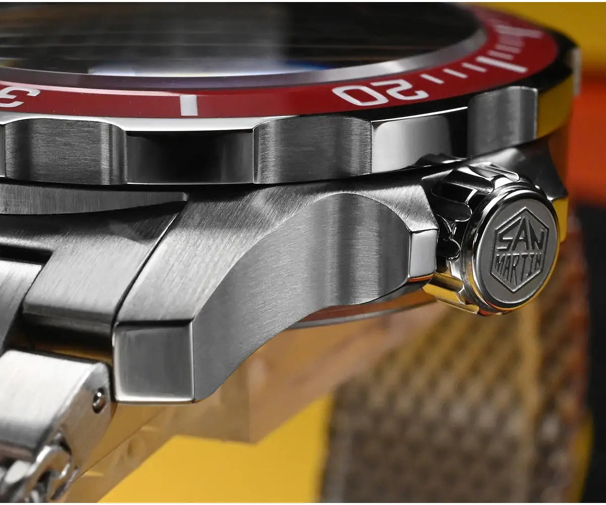 San Martin diver watch with stainless steel case and bracelet, red bezel, crown engraved SAN MARTIN.