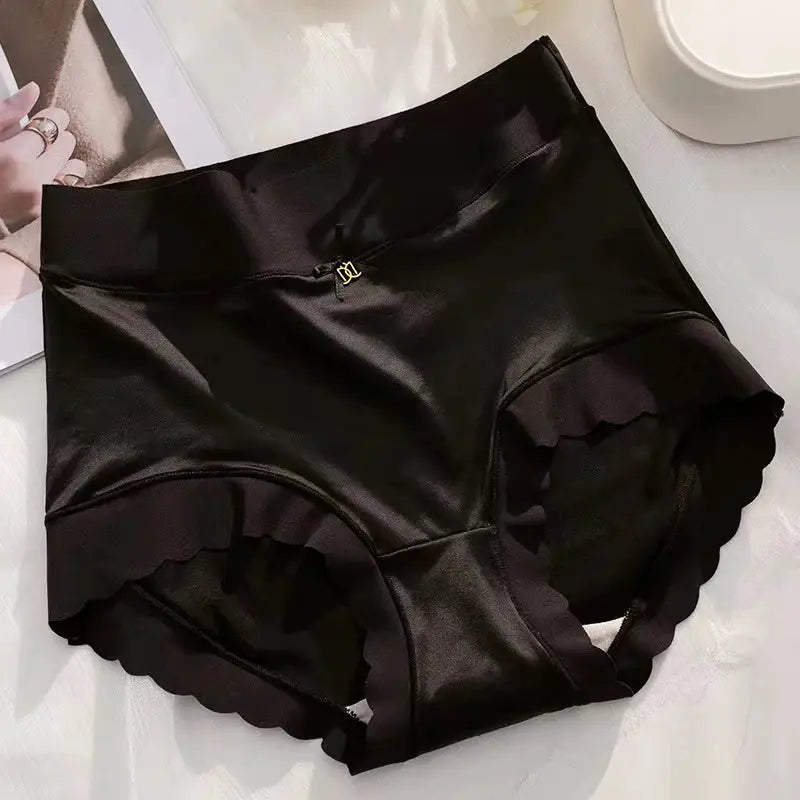 Silk panties mid-rise black with scalloped edging and small gold logo, Simples Market