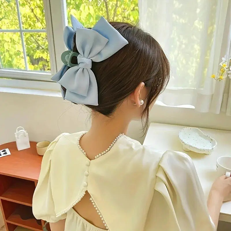 LuxeLocks Super Large Bowknot Grip Clip High End Hair Accessory For Women With Secure Hold And Fashionable Style