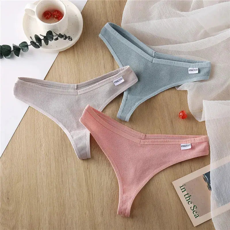 3-pack women's cotton thongs in beige, blue and pink with ribbed fabric; Simples Market brand with FINETOO tags