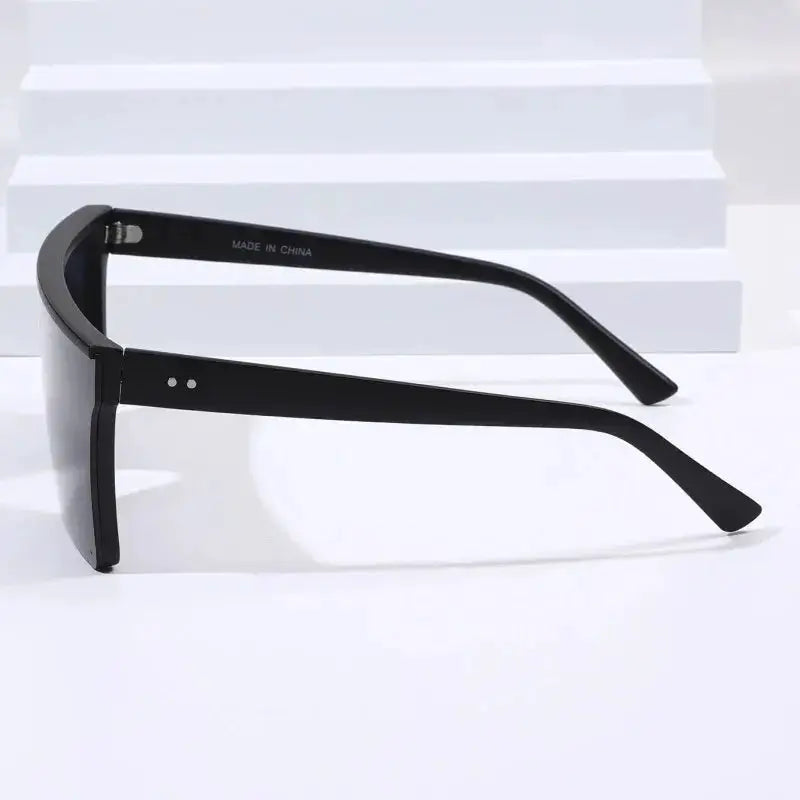 Unisex Large Frame One Piece Sunglasses Retro Style 2024 Trendy Driving Street Photography Eyewear