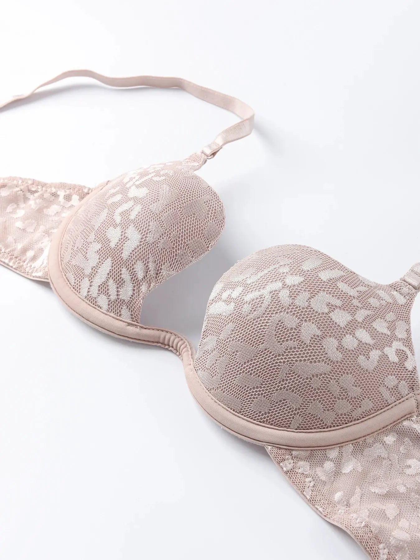 Solid pale pink underwire lace push-up bra with padded cups