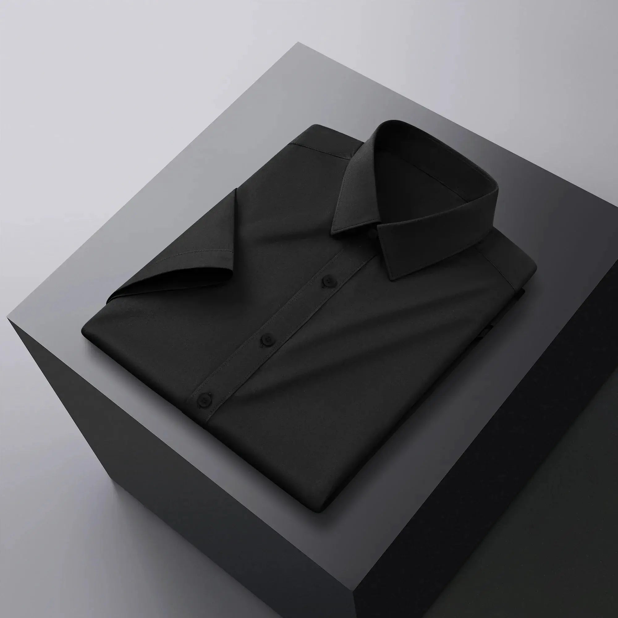 Men's black solid short-sleeve dress shirt for business casual
