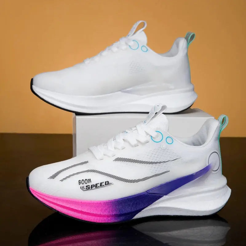 Running shoes, white carbon-board marathon pair with pink-to-purple outsole and blue eyelets, by Simples Market.