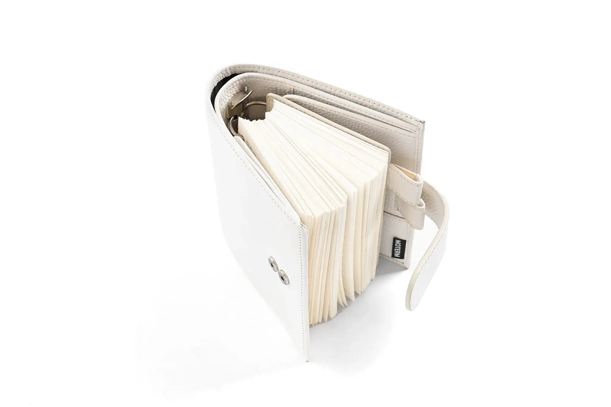 Simples Market Moterm Luxe 2.0 pocket-size planner in white pebbled grain leather with A7 notebook and 30mm rings