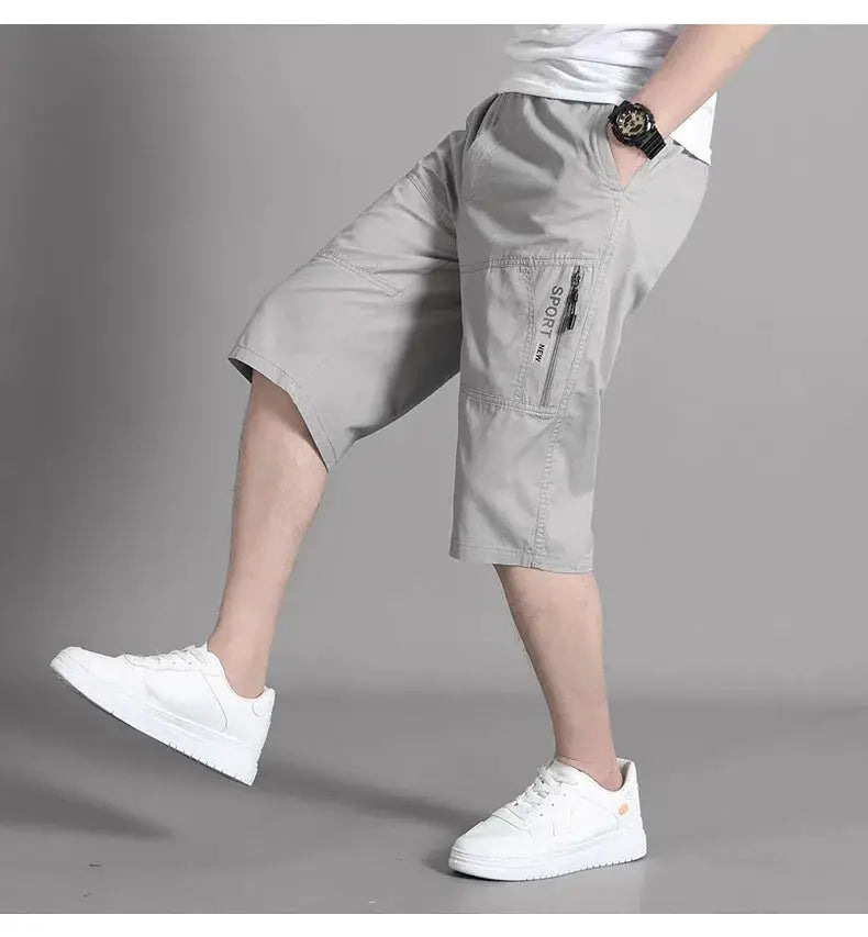 Men's light gray cotton cargo shorts with zip pocket, knee-length, elastic waist, Simples Market