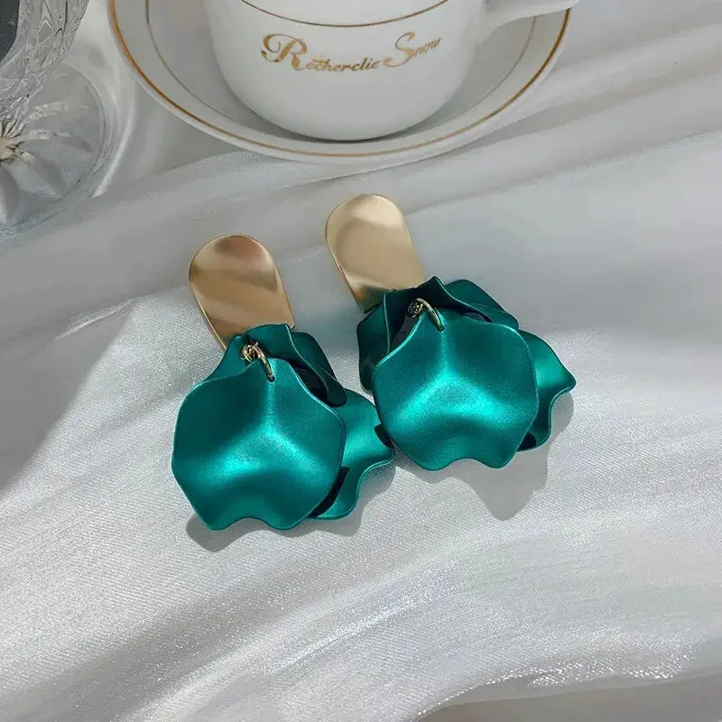Stylish Multicolored Flower Drop Earrings For Women With Delicate Petal Tassel Design For Everyday Party Accessories