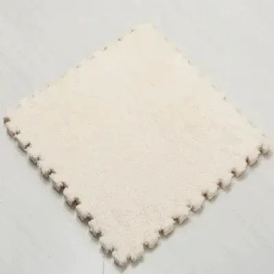 Soft plush children's mat in cream with interlocking puzzle-edge design, 30 cm