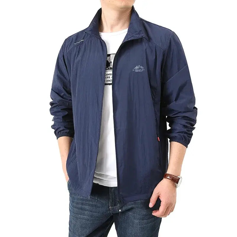 Men's sun protection jacket in navy blue by Simples Market, ultra-light with zip front