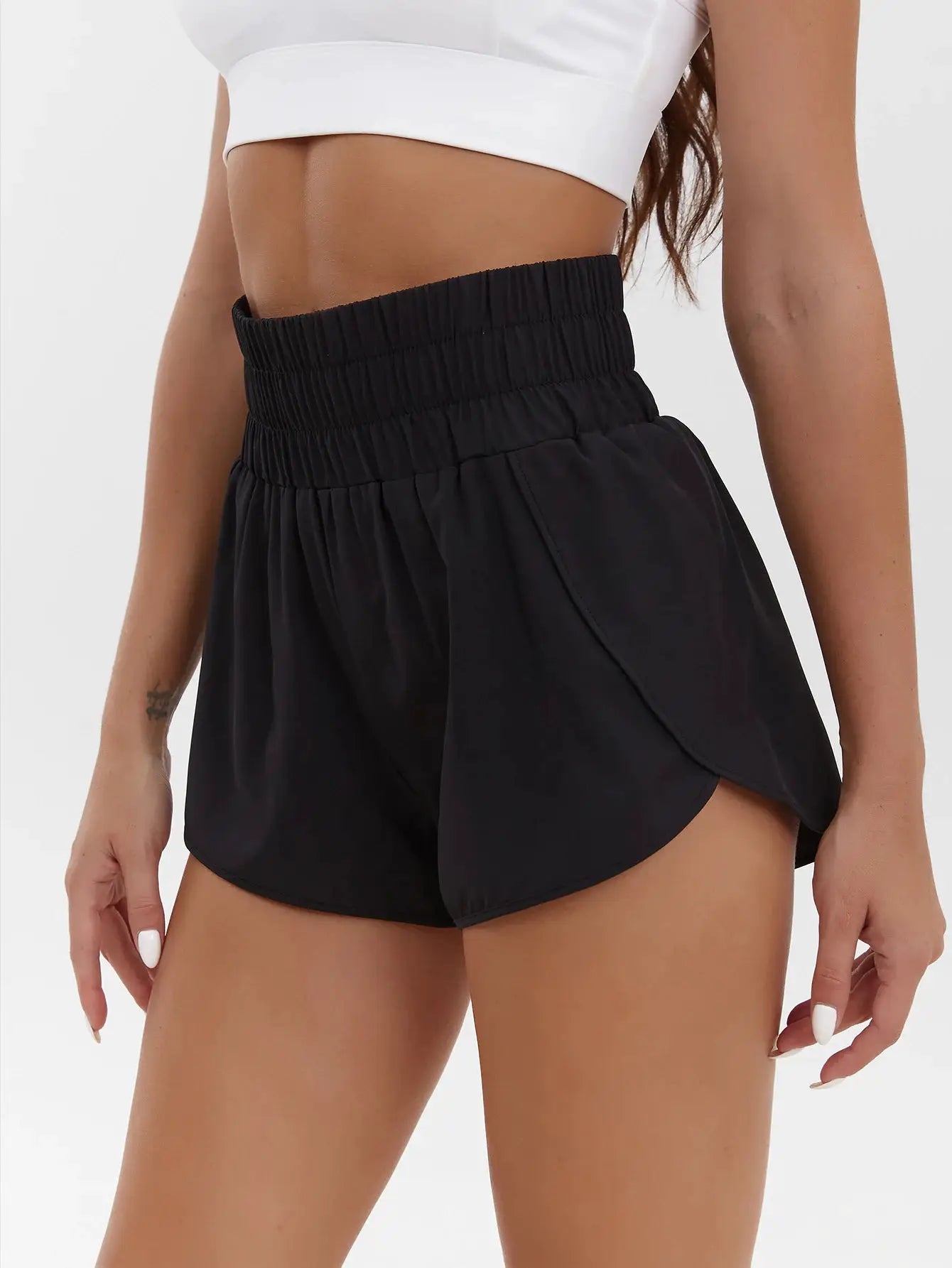 Women's black high-waist elastic shorts by Simples Market, quick-drying sporty casual style.