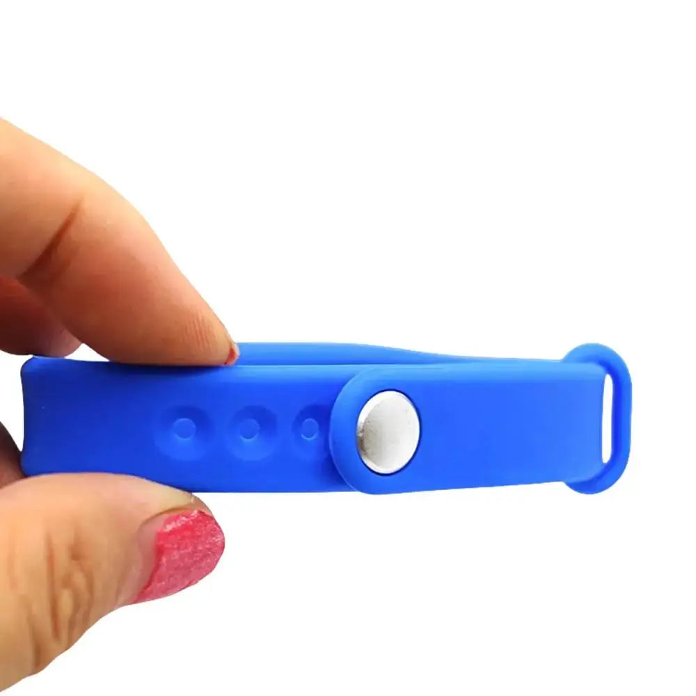 Blue Simples Market RFID keyfob badge with 13.56MHz Gen2 chip and circular metal insert