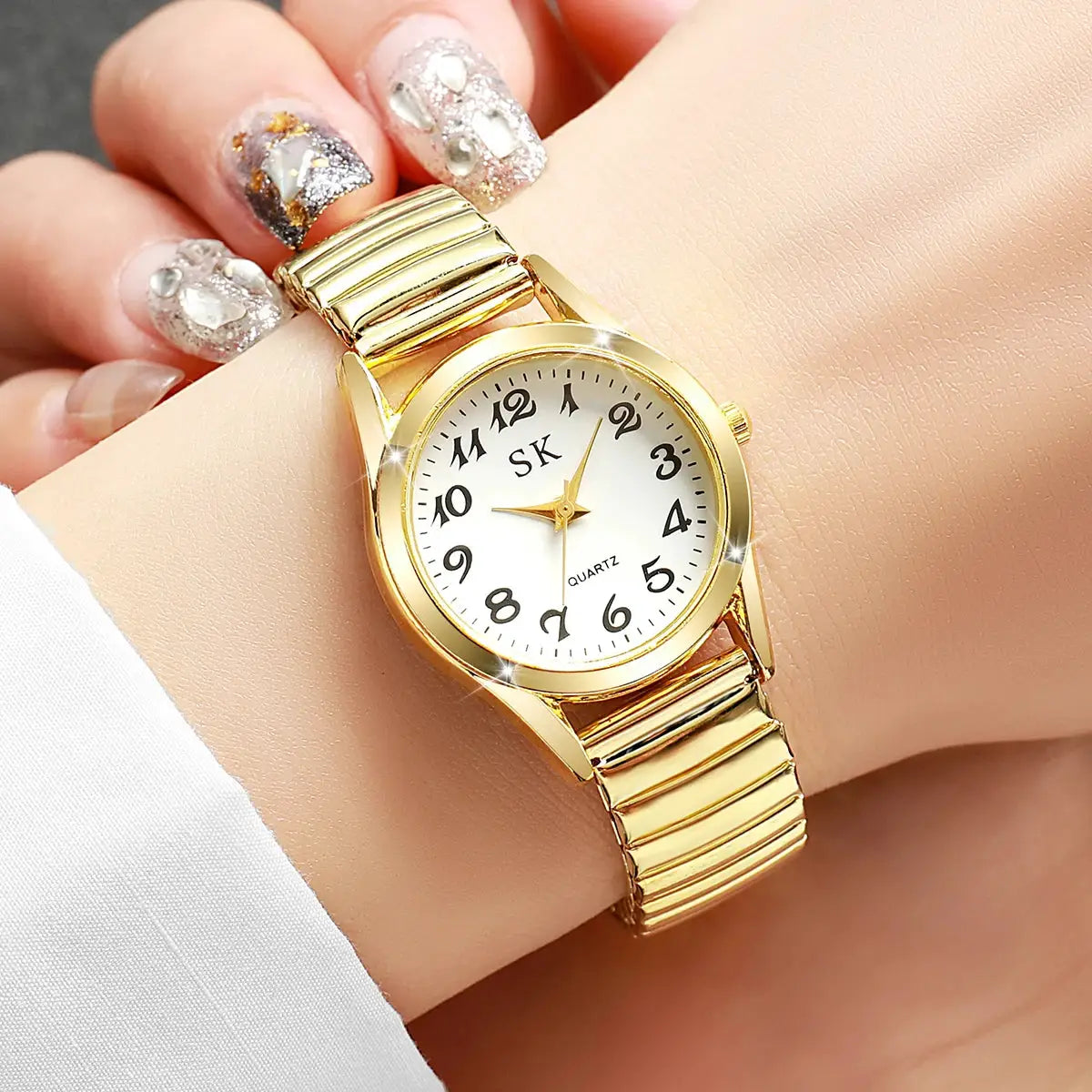 AuroraTime Elegant Small Dial Women Watch 28mm Quartz Movement With Elastic Strap For Everyday Wear