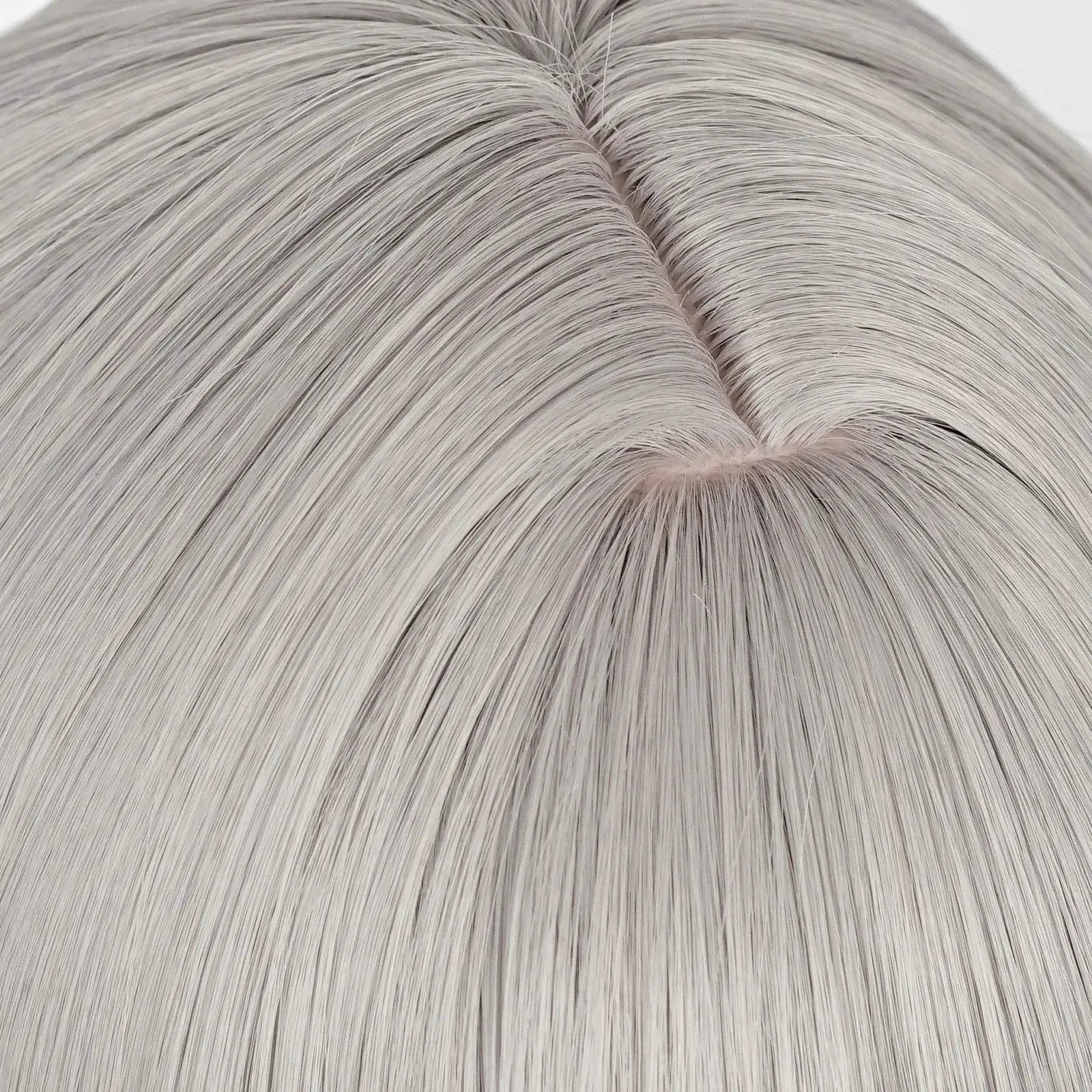 Cosplay wig for Honkai: Star Rail Trailblazer Caelus Stelle, gray synthetic straight hair with bangs.