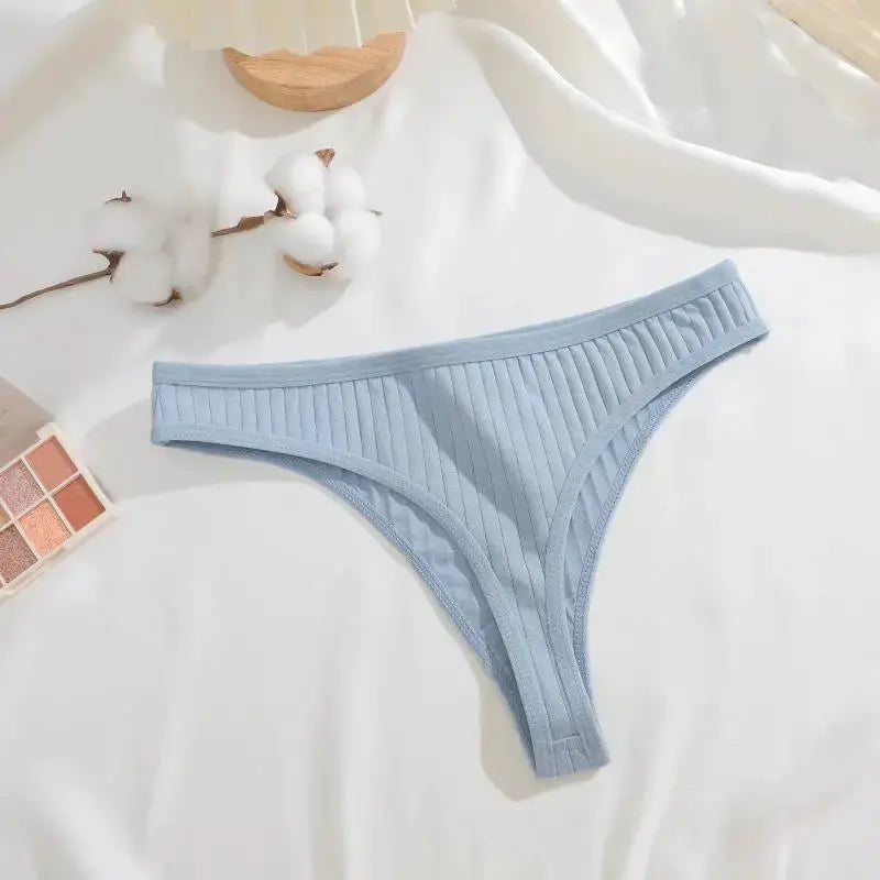 Light blue cotton seamless thong for women, low-rise and breathable fabric