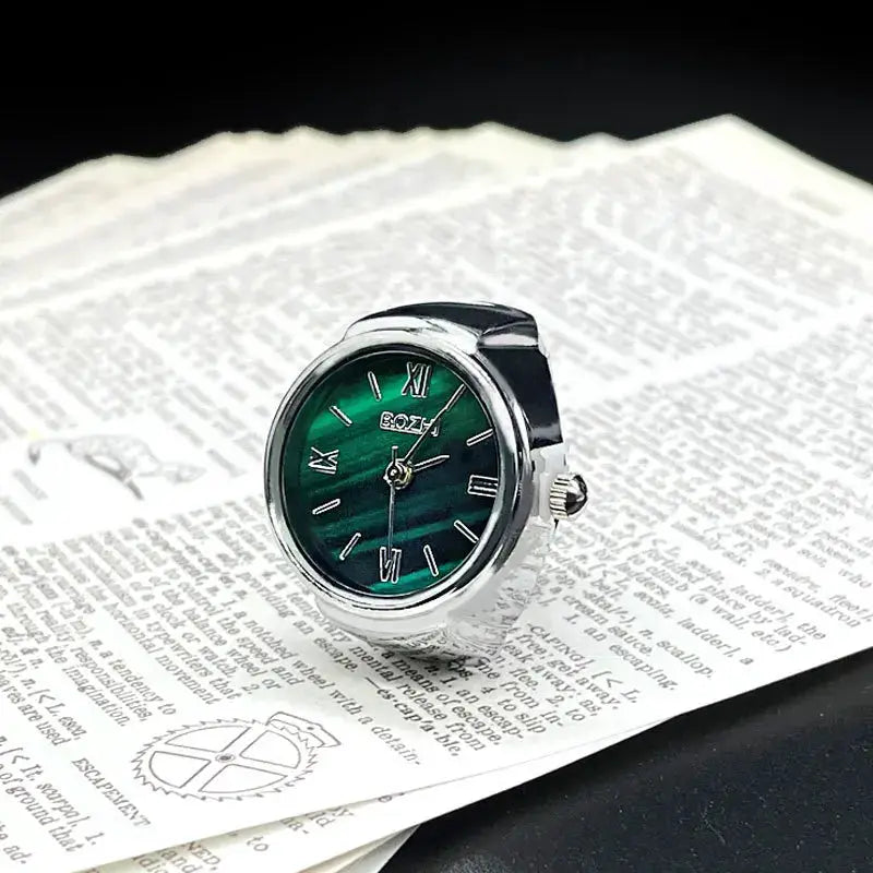 NovaTime Finger Watch Ring Unisex Vintage Alloy Quartz Timepiece With Elastic Band