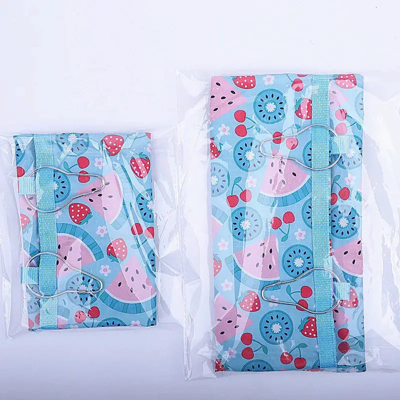 Rabbit hay bag 2/3 holes hanging feeder, blue fruit-pattern small animal food storage bag (2-pack)