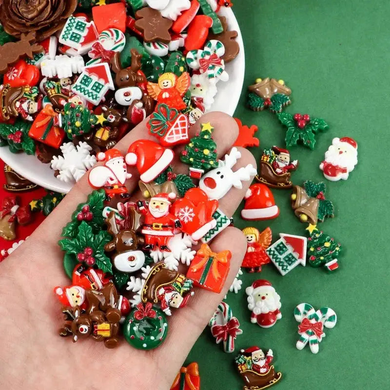 50 Pcs Resin Xmas Flatbacks Santa Snowman Snowflake Holly Tree Mixed Cabochons for Scrapbooking DIY Crafts Hair Jewelry