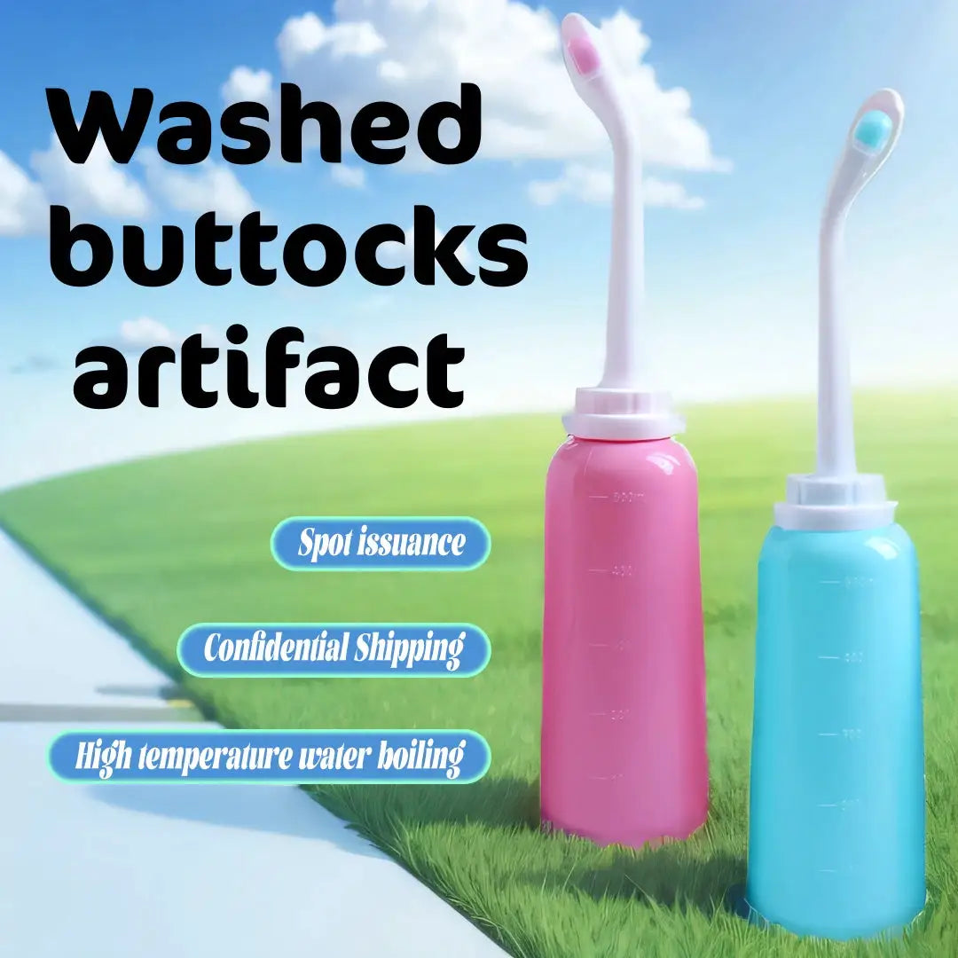 Simples Market 500ml portable handheld bidet spray bottles, pink and blue, 2-pack for travel and cleansing.