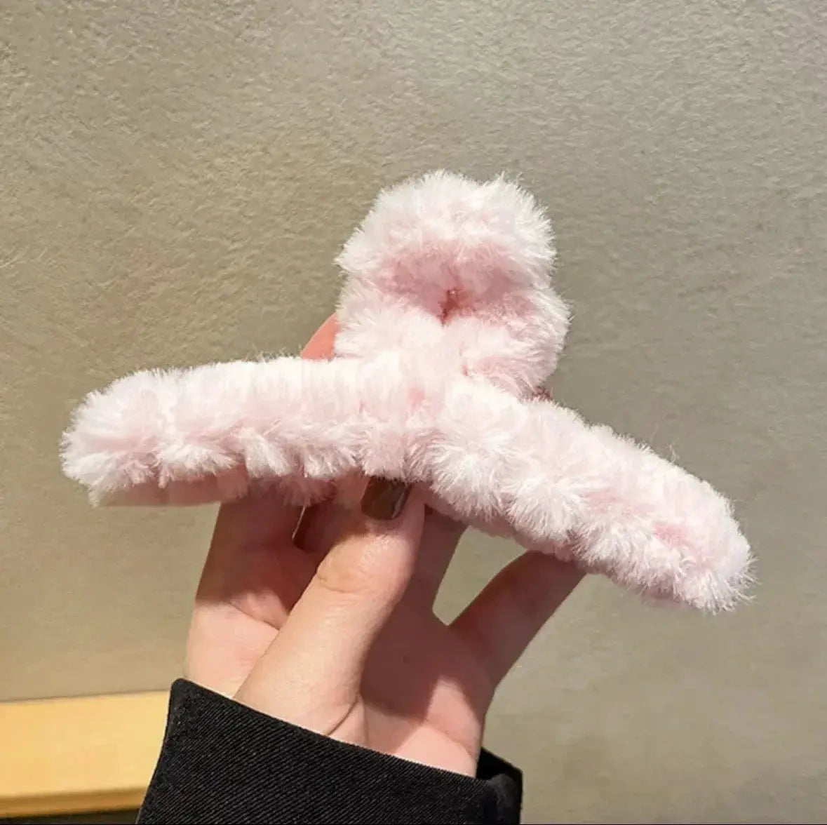 CosyGlam Winter Faux Fur Hair Claw Clip Acrylic Crab Barrette For Cosy Winter Styles