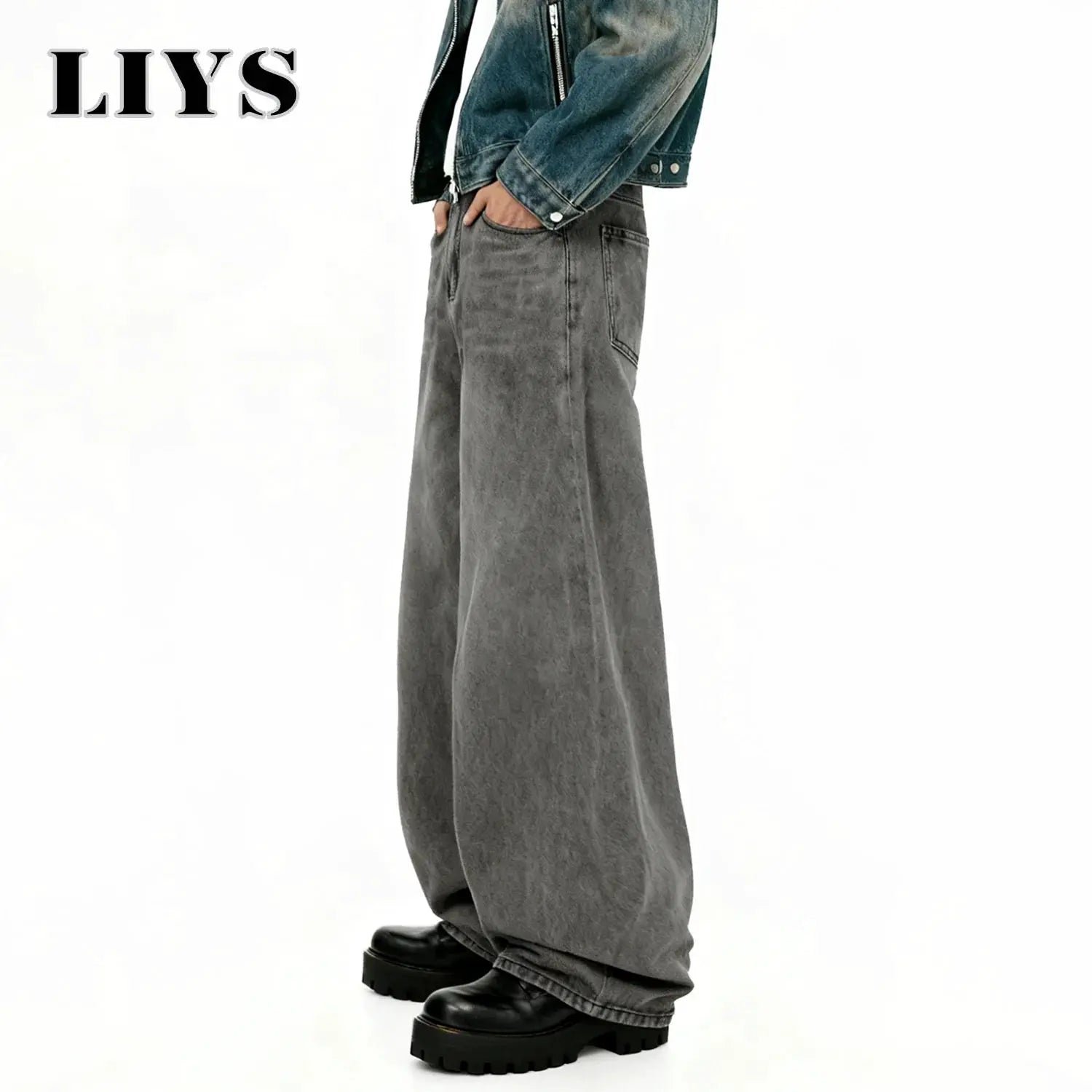 Men's gray wide-leg denim jeans, baggy straight fit, Simples Market; LIYS logo visible