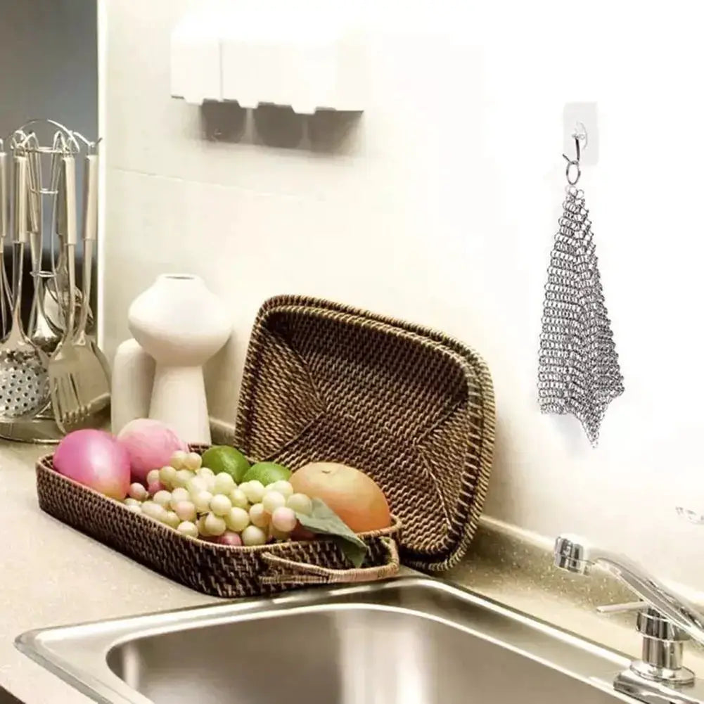 Chain-mail scrubber by Simples Market, stainless steel cleaner for cast-iron cookware in the kitchen