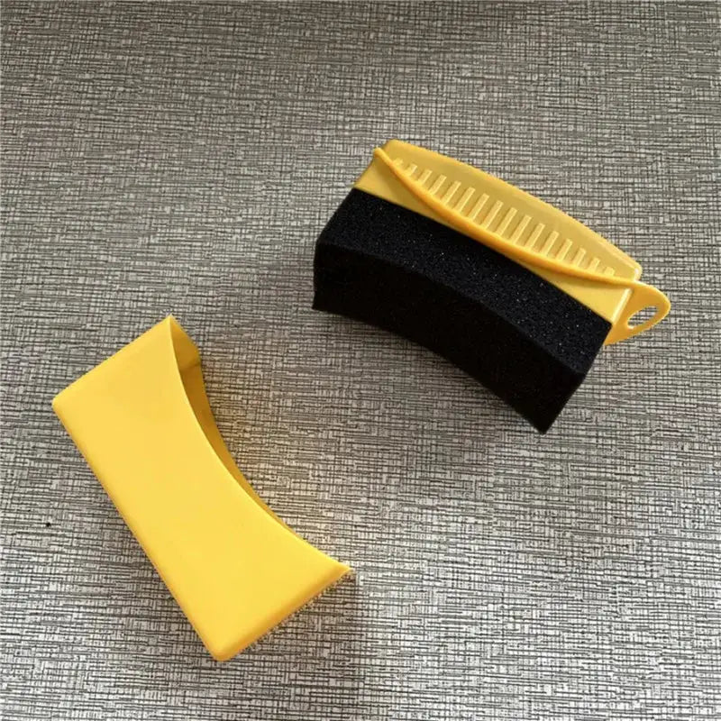 2-piece car wheel waxing applicator set by Simples Market, yellow ABS plastic with black foam pad