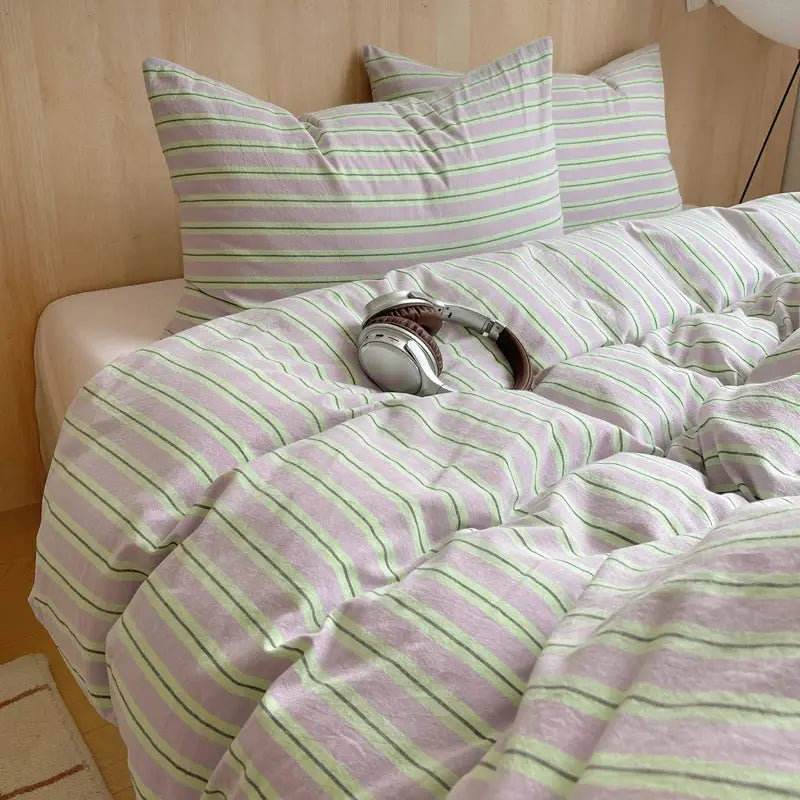 Simples Market striped 100% cotton bedding set with duvet cover and two pillowcases in lavender and green