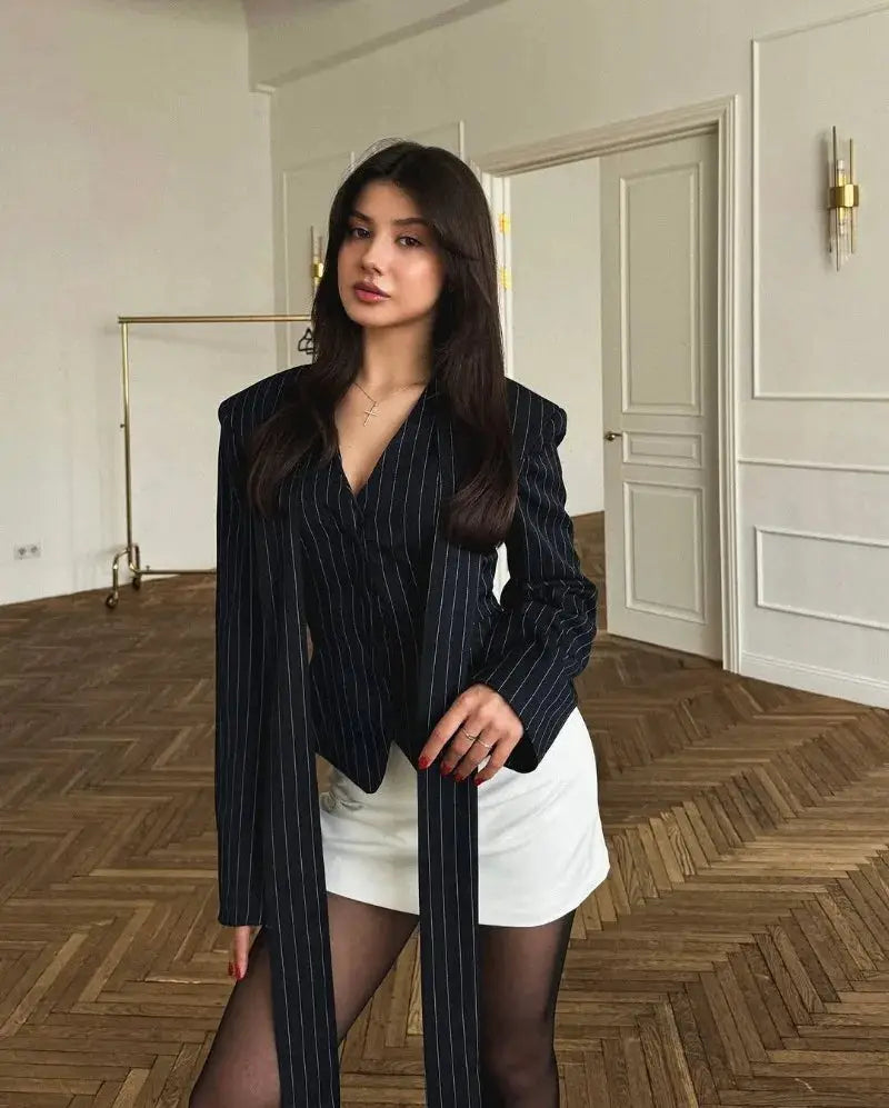 Trendix Elegant blazer 2-piece set: navy pinstripe blazer with scarf detail and white mini skirt