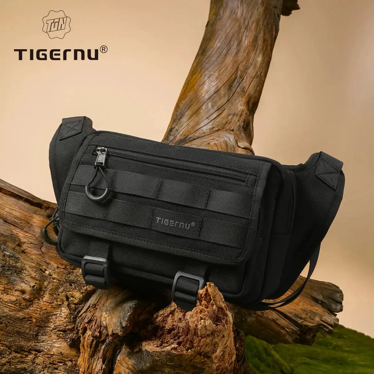 Tigernu black chest bag for men with MOLLE straps and front zipper pocket, Simples Market.